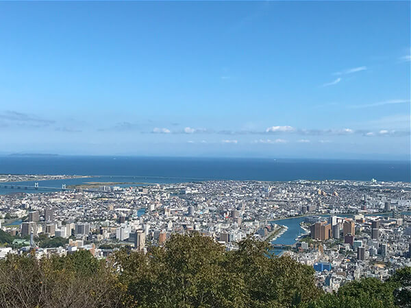 眉山頂上からの景色